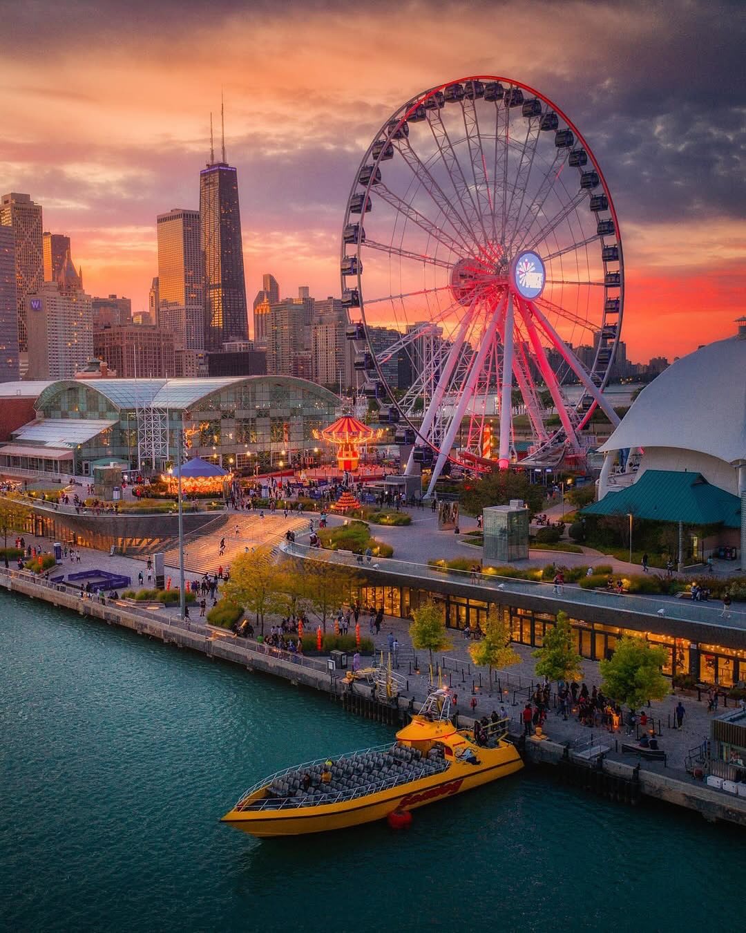 Navy Pier Chicago skyline at dusk